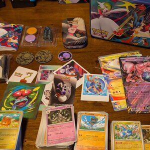 500 Assorted Pokemon Cards with lunchbox, jumbo cards, & accessories